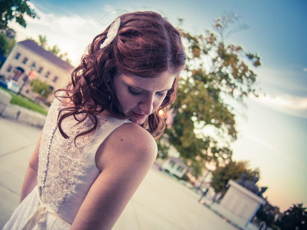 脇肉ブラジャーで脇肉を抑えてお気に入りのワンピースを着こなす