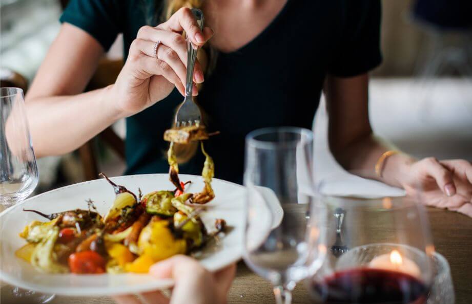 どんな食べ物を食べるのが効果的?ハリのあるバストを作るには