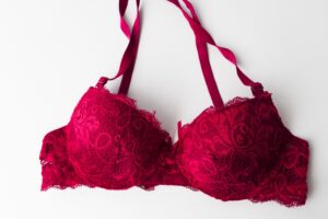 ブラジャーのフィッティングマスター！正しいサイズ選びのポイントとコツ