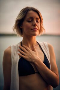 ブラジャーの着用方法と注意点：健康的で快適なバストケアのポイント